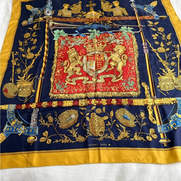 Hermes Accessories - 1977 HERMES VINTAGE QUEENS SILVER JUBILEE SILK SCARF